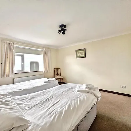 5-bedroom Detached House With Amazing Sea Views *